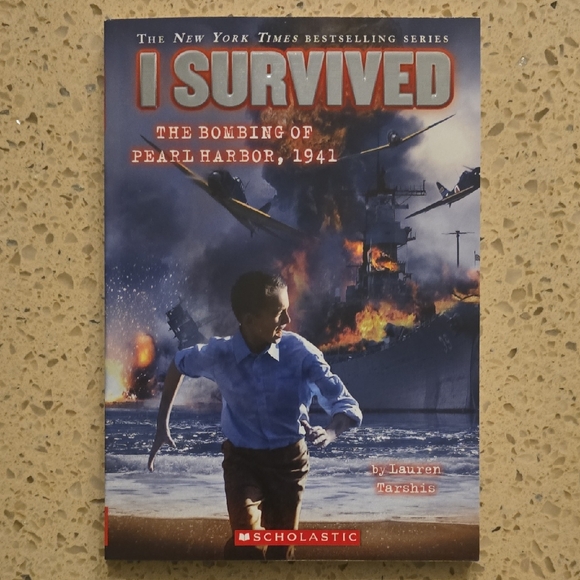 Scholastic Other - Scholastic I Survived: Pearl Harbor 1941 - Blue and Red Cover